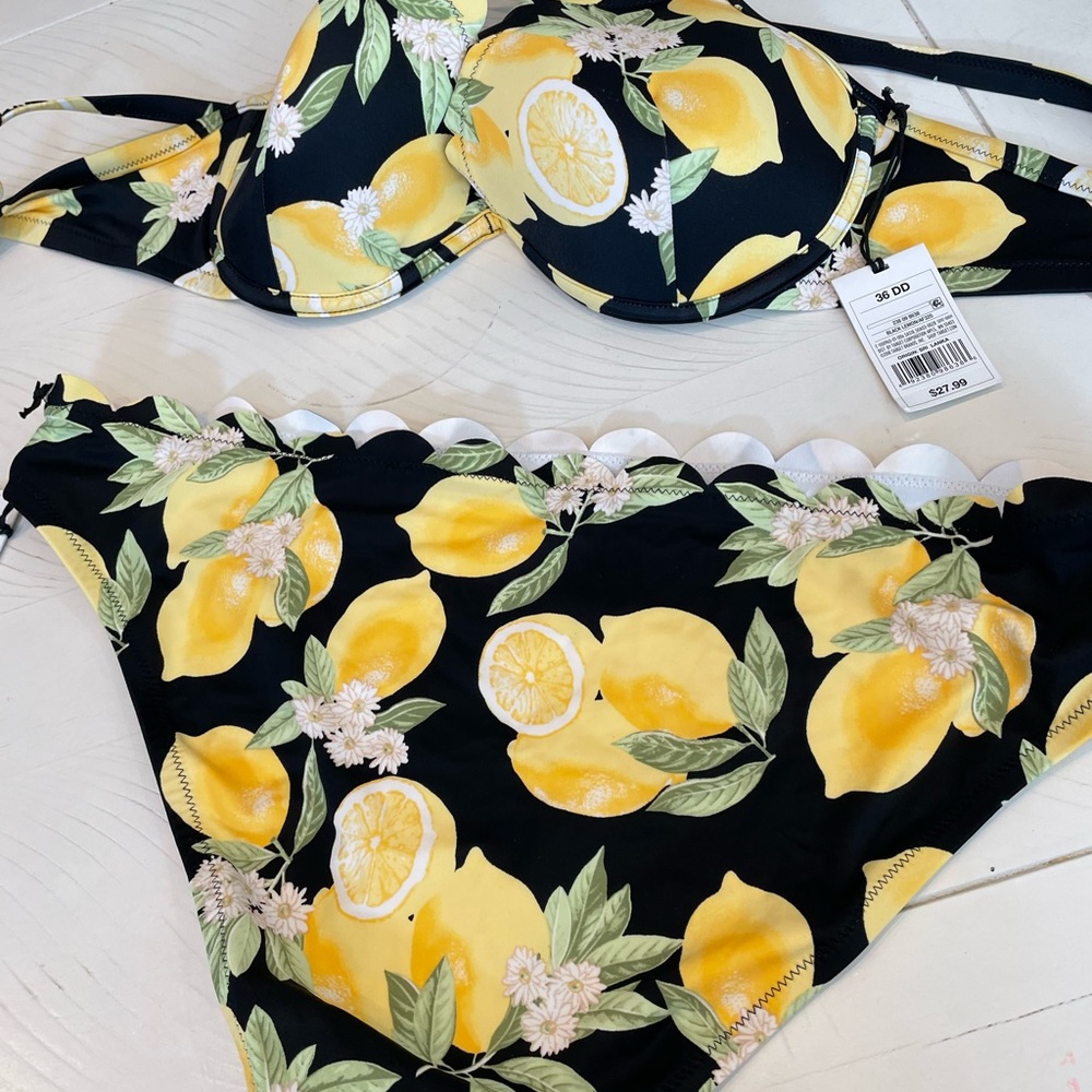 Lemon bikini
